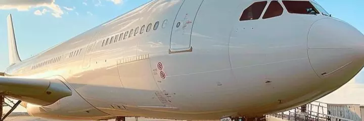 A white plane
